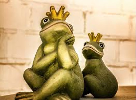 A pair of crowned frogs 